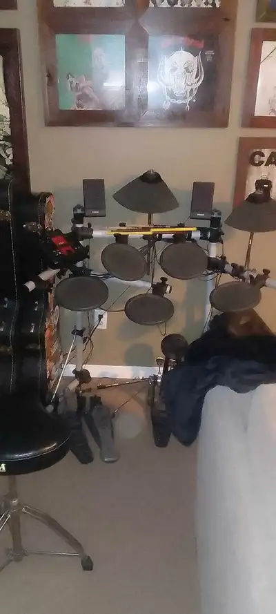Yahmaha drums with add on speaker system... iron cobra kick pedal not included... open to trade for...
