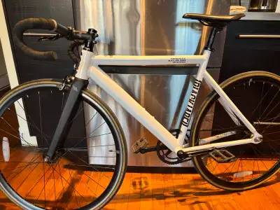 Vélo fixi aluminium State Bicycle Co., View more