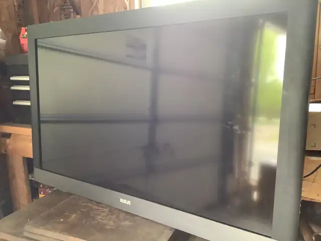 RCA 46" LCD TV in TVs in Gatineau - Image 5