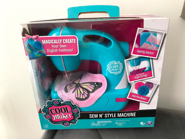 Sewing Machine Kit with 2 Refills in Toys & Games in City of Toronto - Image 4