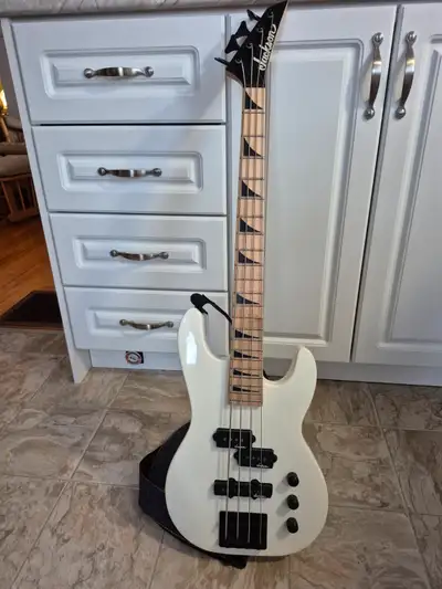 Jackson bass ...short scale, View more