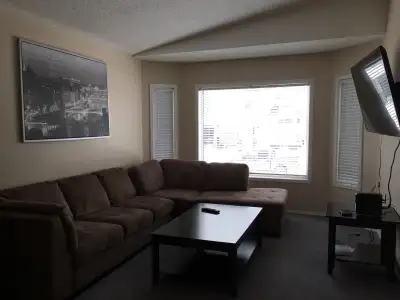 3 bedroom 2 bath in Eagle Ridge Main floor of house All Utilites included Water, heat, hydro Wifi In...