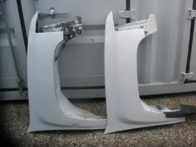 Chevy Silverado Fenders mint condition, southern rust free. 2007-2013. 450.00 set, multiple colors t...