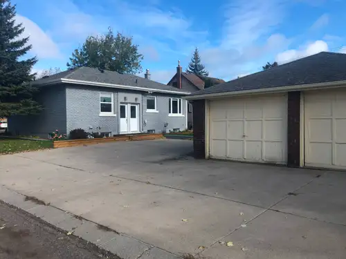 Newly 2 Bedroom 1 Bathroom Upper Unit of a Bungalow. Perfect for a young professional or a couple.