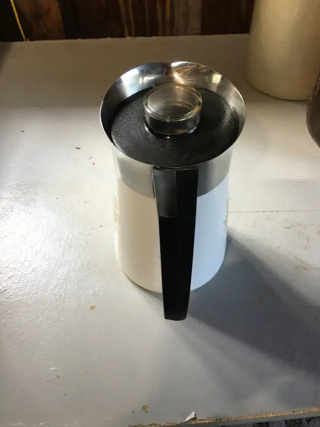 Théière en fer émaillé in Other in Sherbrooke - Image 6