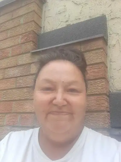 Mature 48 year old female looking for a 1 bedroom apartment