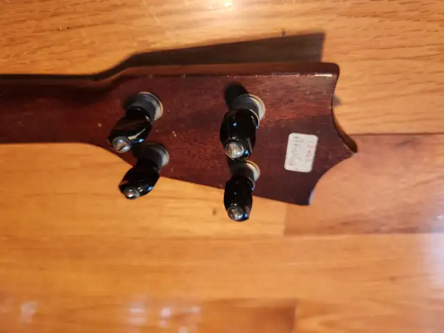 VINTAGE Martin Ukulele Tenor, c.1950! W/Case! FREE SHIPPING! in Guitars in Vancouver - Image 9