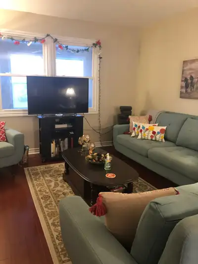 Niagara Falls - 5 Bed 3 Full washroom Detached House For Rent Fantastic Location, Clean 5 Bed, 3 Ful...