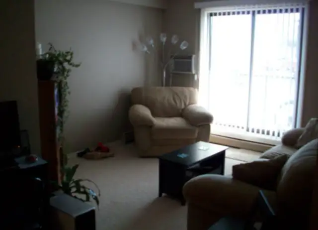 One Bedroom Condo Revenue Property63234679585155123