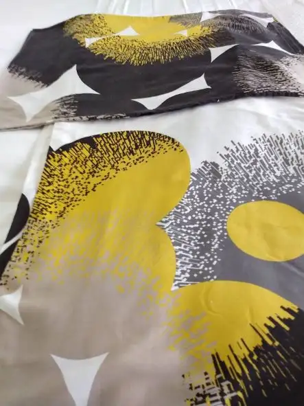 Queen Size Duvet Cover Set in Bedding in Owen Sound - Image 3