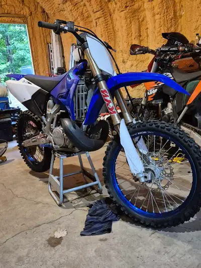 2019 Yamaha yz 250 2 stroke. Has 80 hours on it. Comes with the factory rebuild kit you get when you...