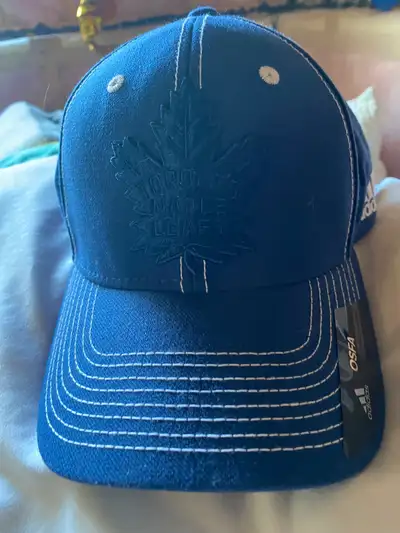 Toronto Maple Leafs hat, View more