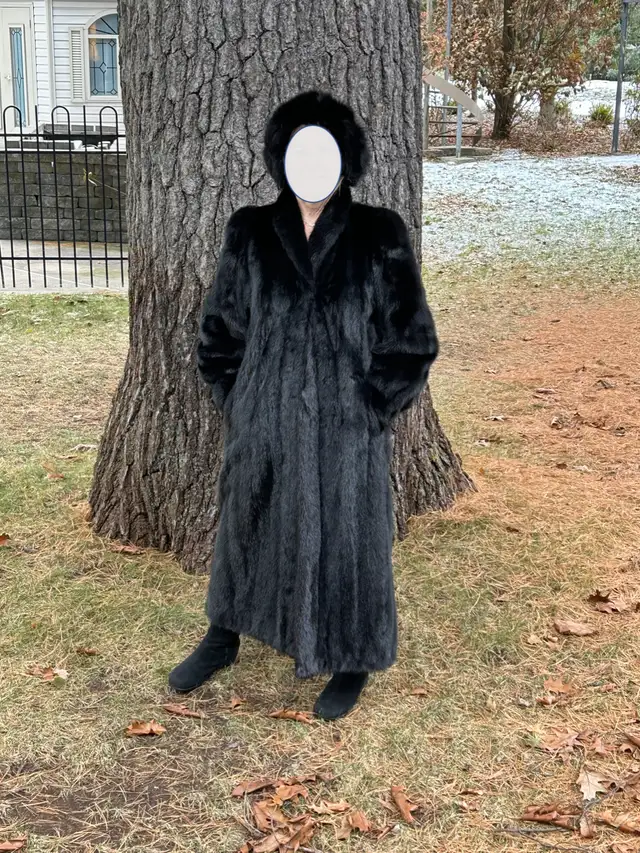 VISON NOIR LONG - MANTEAU in Women's - Tops & Outerwear in Laval / North Shore - Image 2