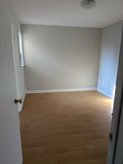 1 room in 3 bedroom for rent in main floor Shared Kitchen and Washroom Utilities included ADDRESS -...