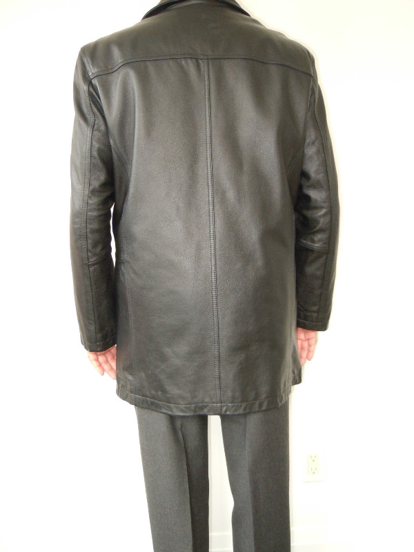 Men’s Danier real leather coat with detachable lining. Size Larg in Men's in Markham / York Region - Image 3