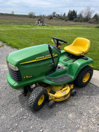 John Deere lt155 lawn tractor 