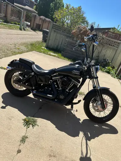 2015 Harley Streetbob (FXDB) with 17xxx on it. It is a 1700cc engine, 103c. Comes with: Vance and Hi...
