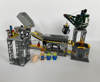 Lego set 7596 Trash Compactor Escape - 366 Pieces - 2 Minifigs