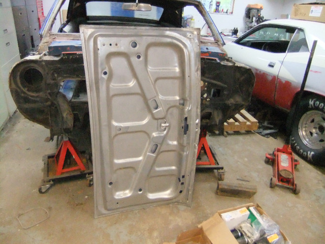 Mint original 1969 Chevelle trunk lid in Auto Body Parts in Thunder Bay - Image 2