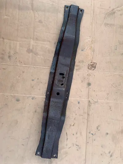 Mounting holes for small block or big block. Muncie 20 21 22, TH350 (not TH400) may fit other years...