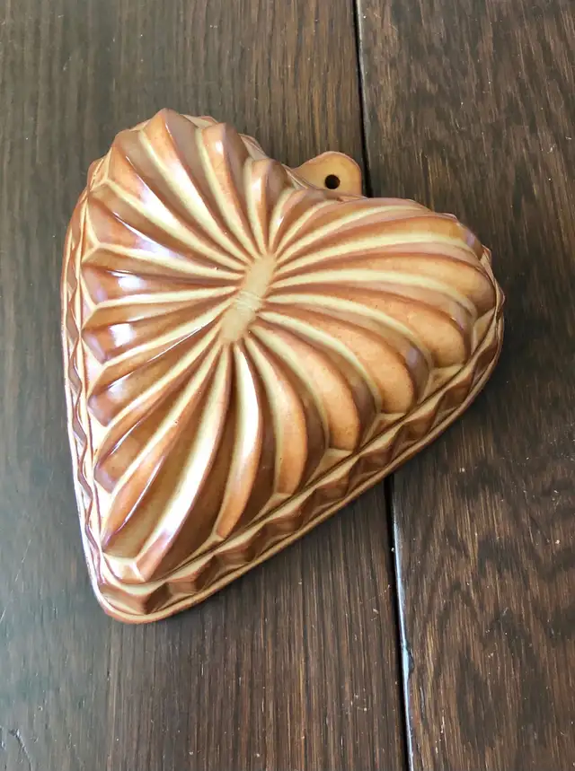 Terra Cotta Glazed Heart Baking Cooking Mold Shape Kitchen Engla in Kitchen & Dining Wares in Calgary - Image 5