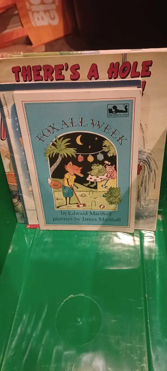 Box of children's books in Children & Young Adult in Mississauga / Peel Region - Image 4