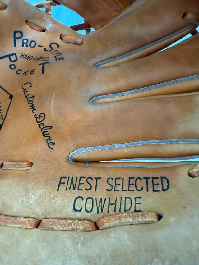 Vintage Diamante baseball glove PS-16 rawhide laced in Baseball & Softball in Hamilton - Image 7