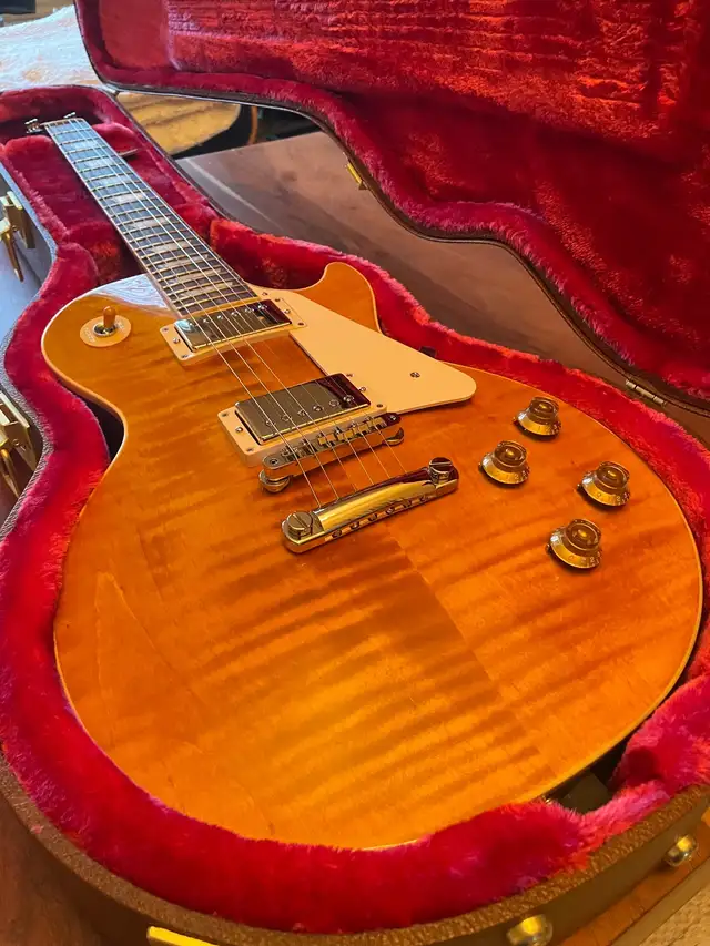 Gibson Les Paul 50s Figured Top Honey Amber in Guitars in Longueuil / South Shore - Image 3