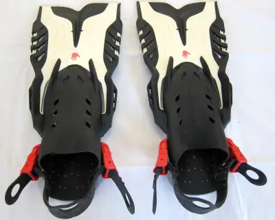 SWIM SNORKELING FINS FOR KIDS YOUTH APPROX 7 TO 11 YRS OLD, View more