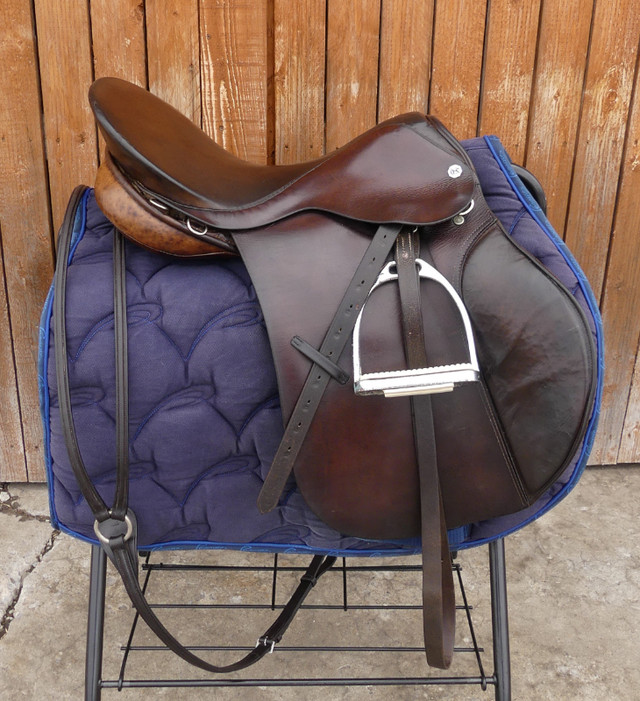 Selle Barnsby 19 po. in Equestrian & Livestock Accessories in Lanaudière