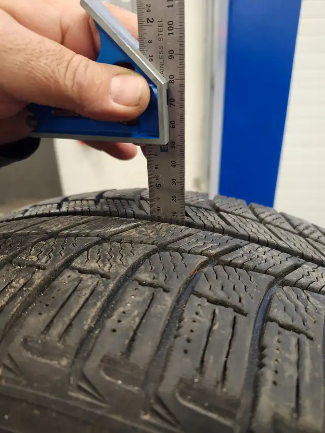 Set of 4 Michelin X Ice Snow Tires 225/60R17 in Tires & Rims in Oshawa / Durham Region - Image 4