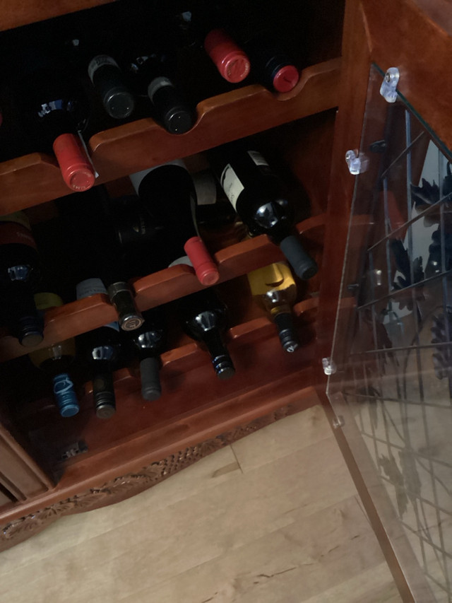 Wine/Liquor Cabinet in Hutches & Display Cabinets in Markham / York Region - Image 4