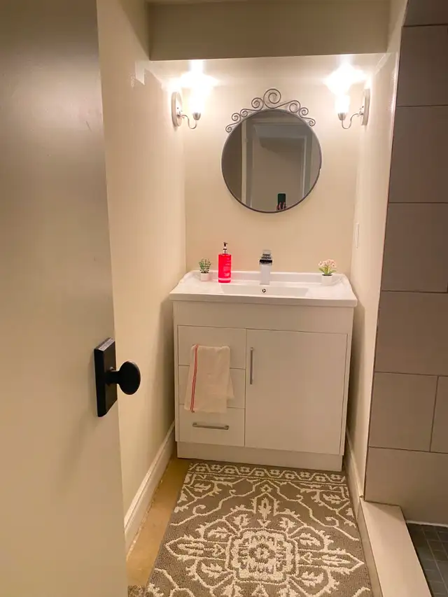 All Inclusive Luxurious Walkout Basement Suite Yonge and Finch in Long Term Rentals in City of Toronto - Image 9