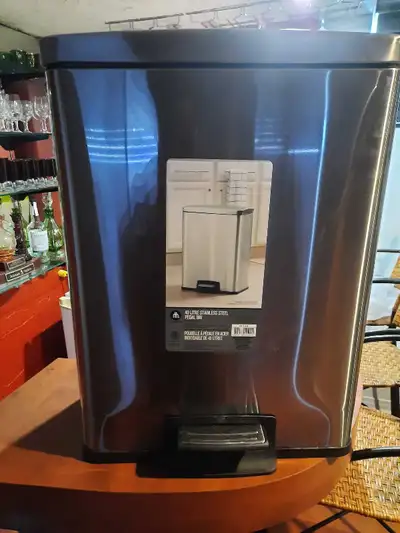 Selling a brand new Home Trends wide-profile kitchen garbage bin. I recently purchased this, but it’...