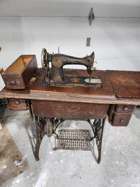 Antique Singer foot powered Sewing Machine