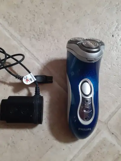 Philips HQ9 Men's Shaver Speed XL with power charger great working conditions