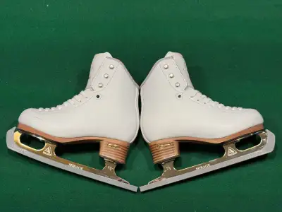 Jackson Elle with Mirage blade, size Y13.5W - Excellent conditio, View more