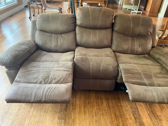 Sofa with stain guard protection in Couches & Futons in Muskoka - Image 6