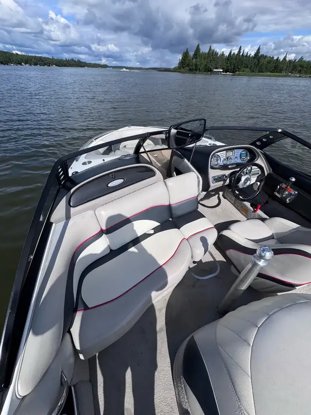 2008 MALIBU RESPONSE LXI BOAT in Powerboats & Motorboats in Prince Albert - Image 7