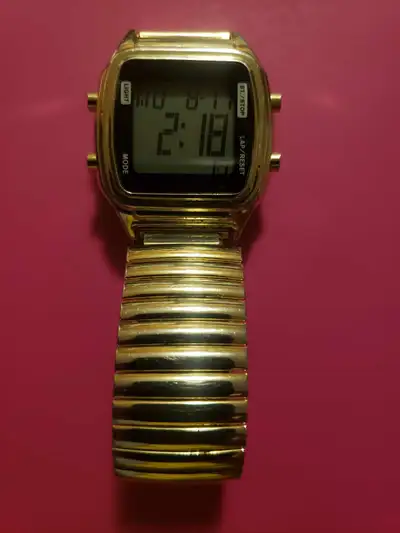 Montre quartz numérique, View more