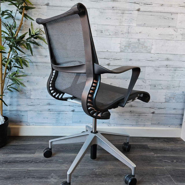 Herman Miller Setu ergonomic office chair FREE DELIVERY  in Other in City of Toronto - Image 4