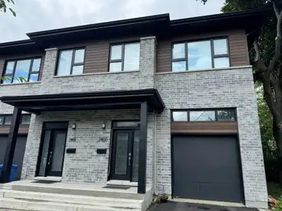 Semi-detached, available from August 1st, 2025. Walkable to all major supermarkets like IGA, Metro,...