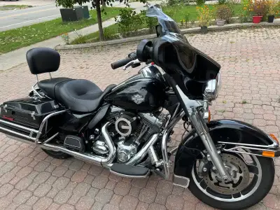 2009 Harley Davidson Electra Glide Police - FLHTP with only 22k km. Lady driven. Listing on behalf o...