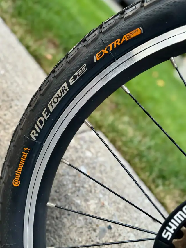 Garneau 20 inch aluminum frame kids bike in Kids in Markham / York Region - Image 5