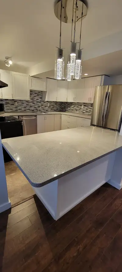 Spacious 2 Bedroom Basement Suite located in the downtown west end. Close to TRU and downtown, this...