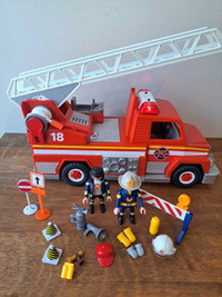 Playmobil fire truck / toy firetruck / rescue vehicle kids boys