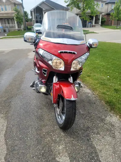 scription 107 k $10.500 Year 2007 Honda Goldwing Bike Is In Top Notch Condition