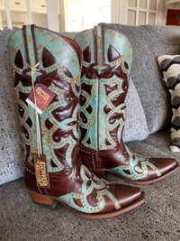 Ladies cowboy boots