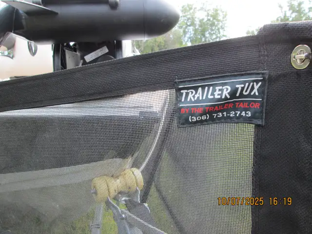 2014 Crestliner 1650 Fish Hawk in Powerboats & Motorboats in Lloydminster - Image 10