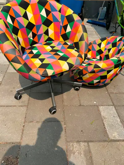 Deux chaises IKEA pour enfants en bonne condition